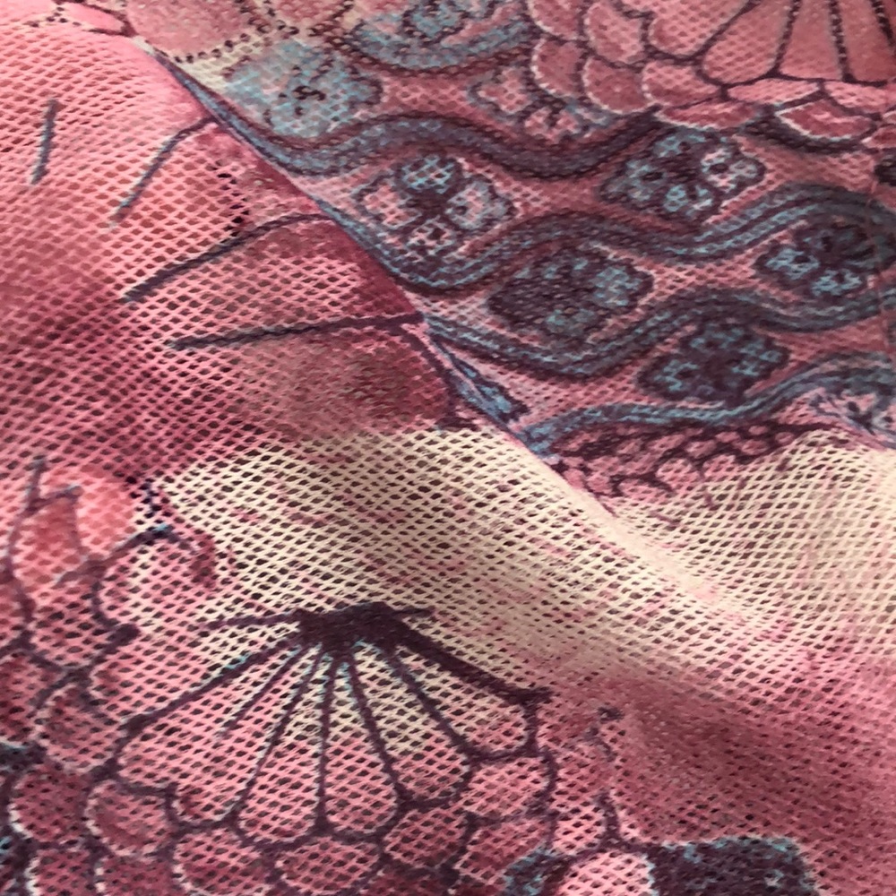 Pink top - Picture 3 of 6